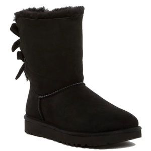 Ugg Bailey twinface genuine shearling and bow corduroy boot size 9